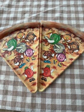 4 Vintage Deborah Mallow Vintage Pizza Slice plates with cartoon veggies!